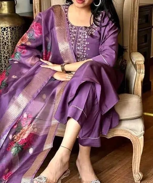 Bovkari Women's Slub Rayon Embroidery Kurta Pant with Floral Print Dupatta (SU P Wine-XL)