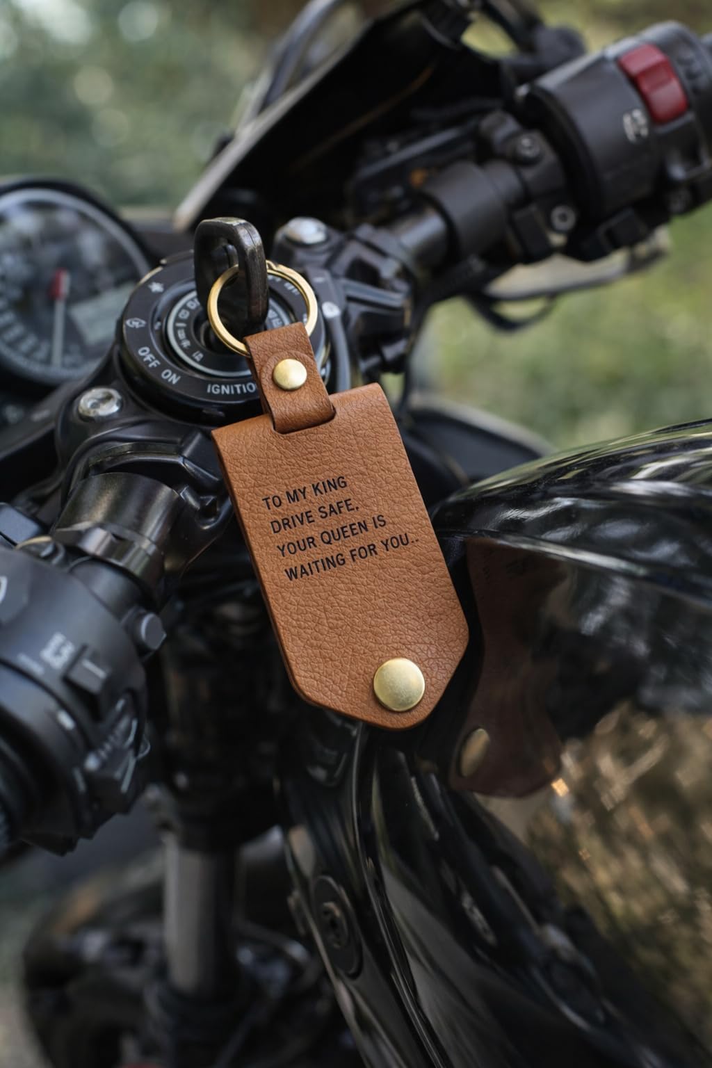The Bae Gift Personalised Leather Keychain with Custom Name & Charm, Unisex, Modern Style, Customisable (TAN)
