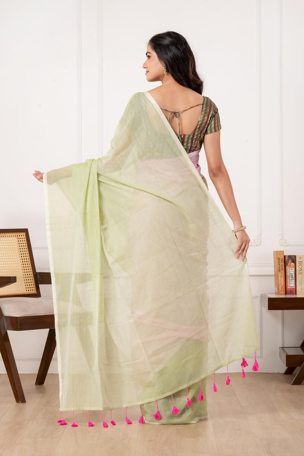 DURGA HANDLOOMS Pure Mulmul Cotton Handloom Saree for Women Light Green with Baby Pink Shaded Pleats Lightweight Summer Saree with Blouse Piece