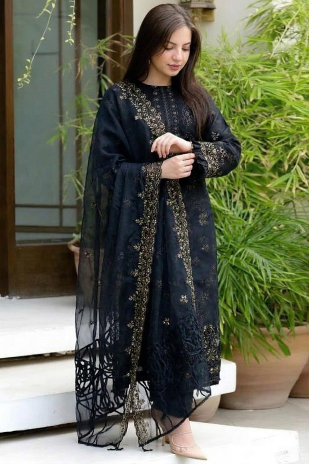 ROYALICA Women's Black Embroidered Pakistani Suit Set, 3-Piece Salwar Kameez with Dupatta,Georgette Straight (IN, Alpha, 2XL, Regular, Standard, black)