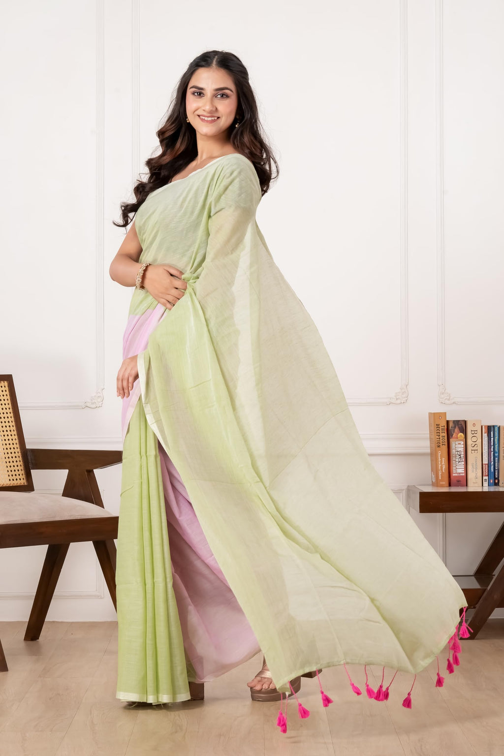 DURGA HANDLOOMS Pure Mulmul Cotton Handloom Saree for Women Light Green with Baby Pink Shaded Pleats Lightweight Summer Saree with Blouse Piece