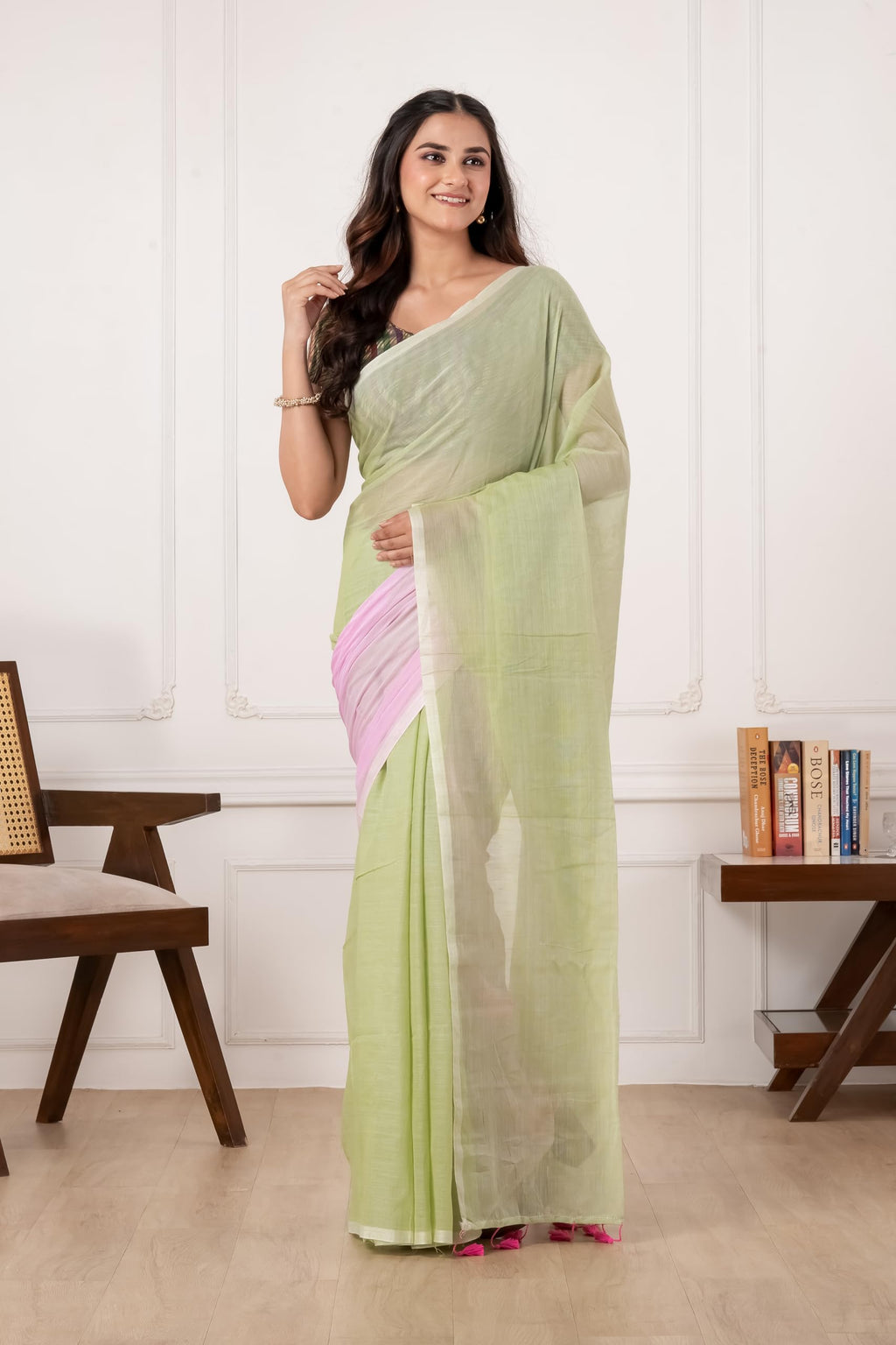 DURGA HANDLOOMS Pure Mulmul Cotton Handloom Saree for Women Light Green with Baby Pink Shaded Pleats Lightweight Summer Saree with Blouse Piece