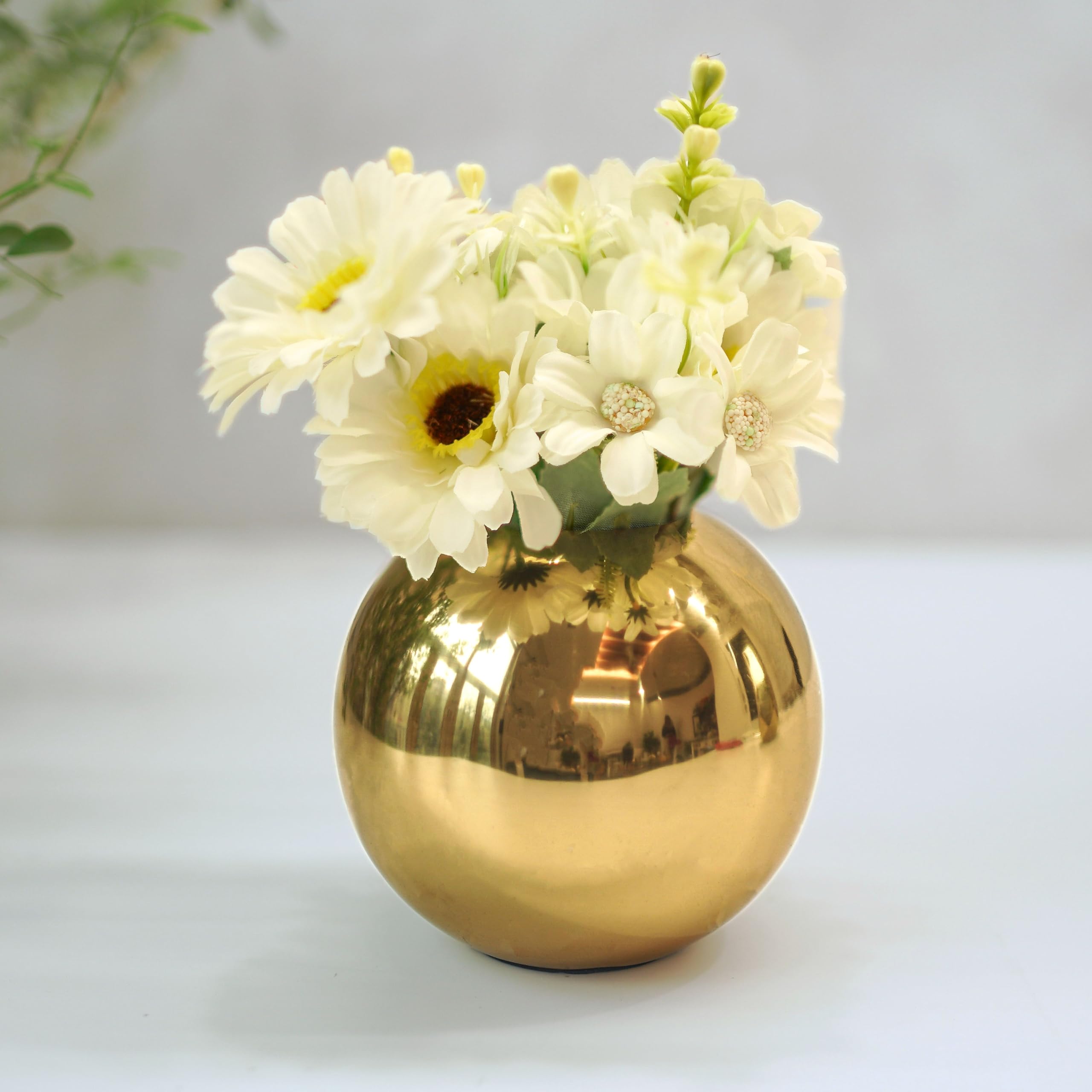 BEHOMA Metal Ball Round Metal Vase for Home Décor | Table Decorative Flower Pot for Valentine’s Day | Perfect Couple Gift for Wedding, Anniversary, Birthday | Gold, Small (Flower Not Included)