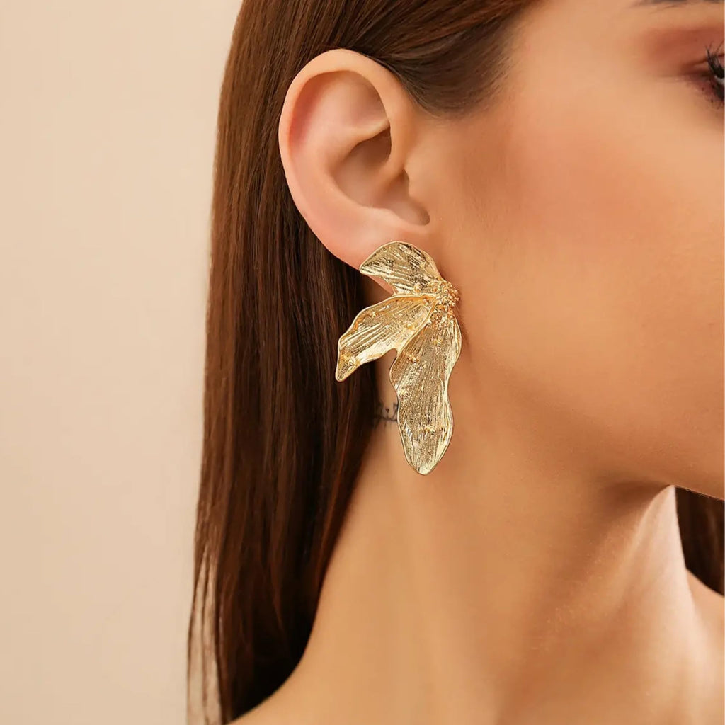 Salve Chic Coquette Floral Earrings for Women | Valentine's Gift for Girlfriend | Bohemian Jewellery Hanging Earrings for Girls Stylish | Gift for Girlfriend Gold Ear Rings for Women Stylish Aesthetic Jewellery Korean Flower Danglers