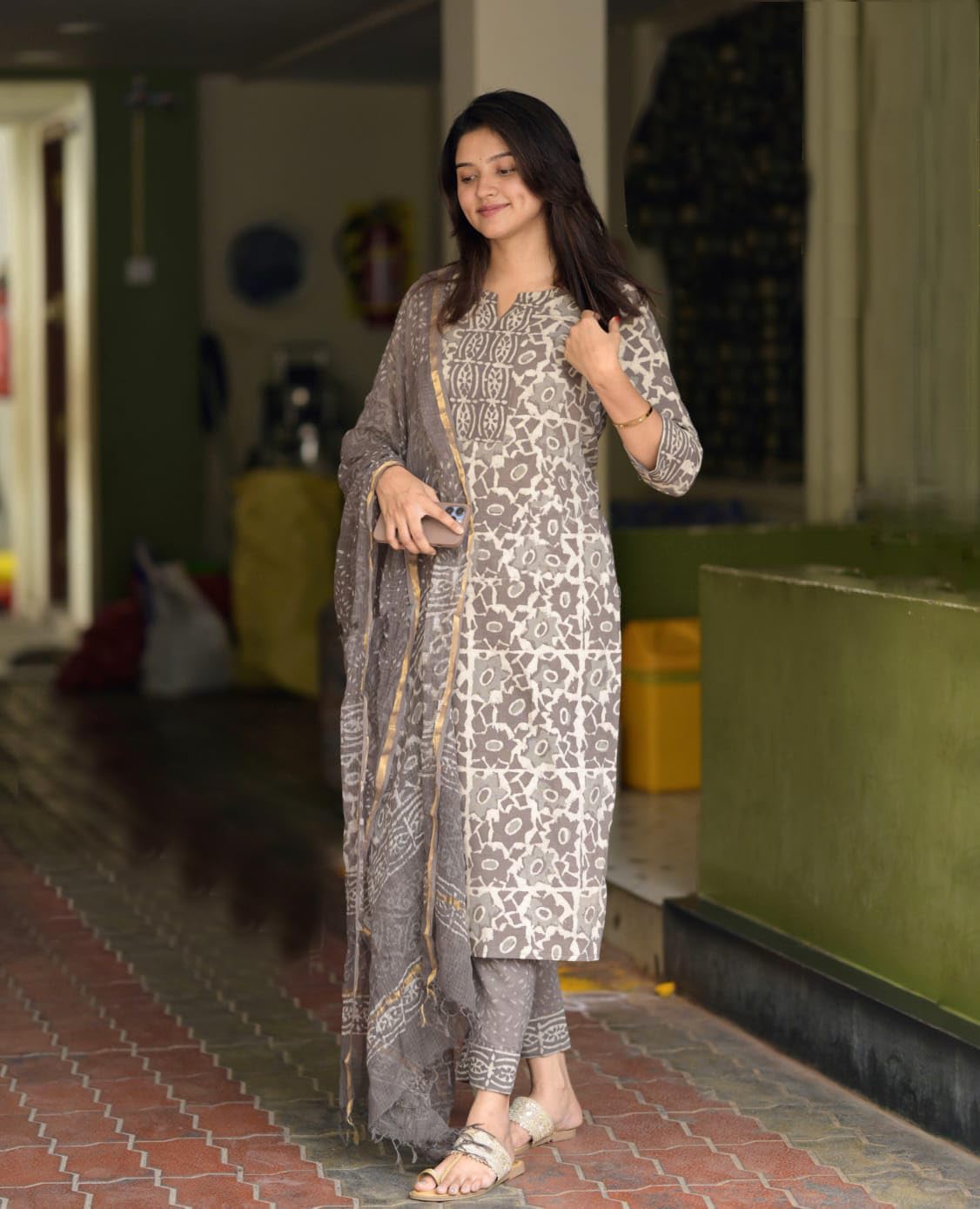 KLOSIA Women's Printed Straight Kurta and Pant with Dupatta Set (in, Alpha, XL, Grey)