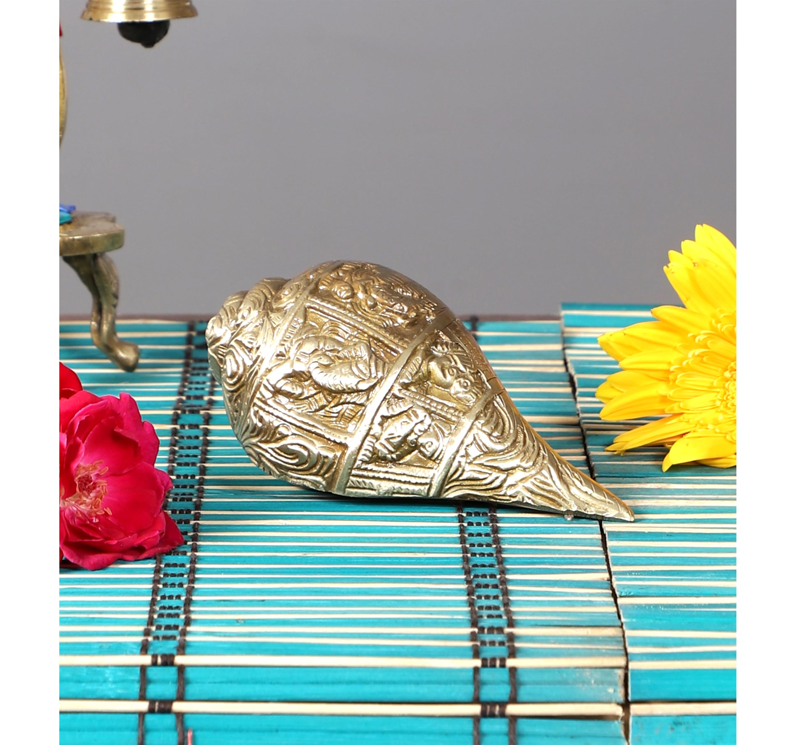 Two Moustaches 100% Pure Brass Ganesha Carving Brass Shankh Showpiece, Attractive Brass Conch for Temple/Home, Shankh for Pooja, Weight - 430 Grams, Mandir Decorations Items, Standard, Pack of 1