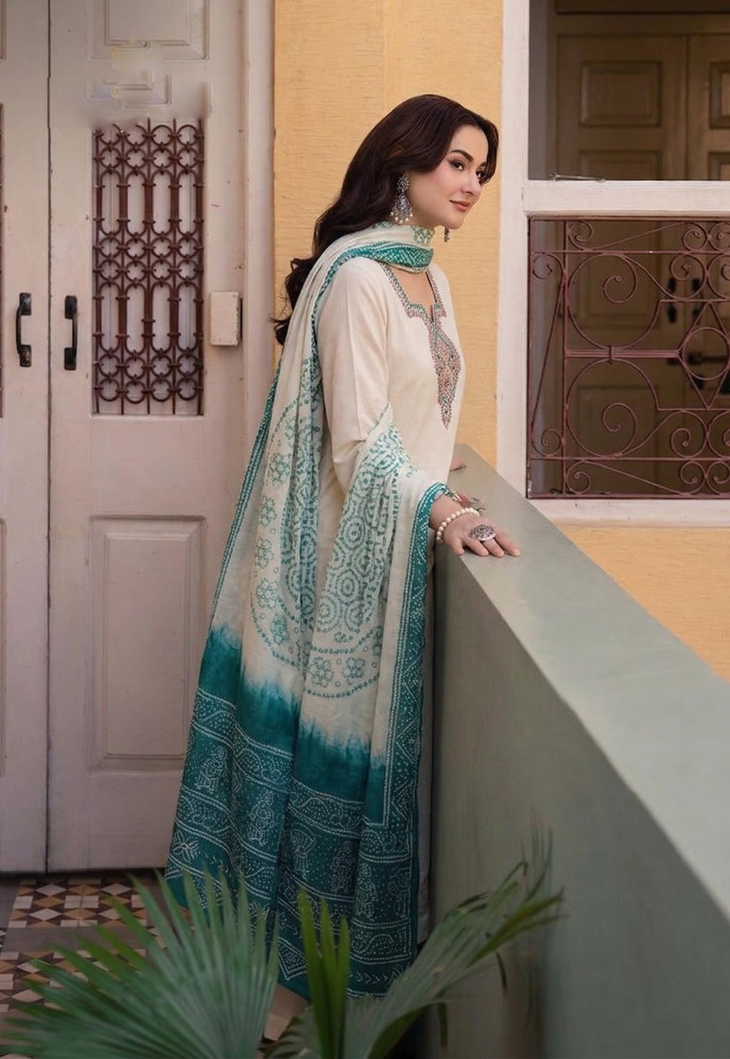 ANNI Designer Women's Viscose Blend Embroidery Straight Kurta with Palazzo & Dupatta (YUGITHA White_L_White_Large)