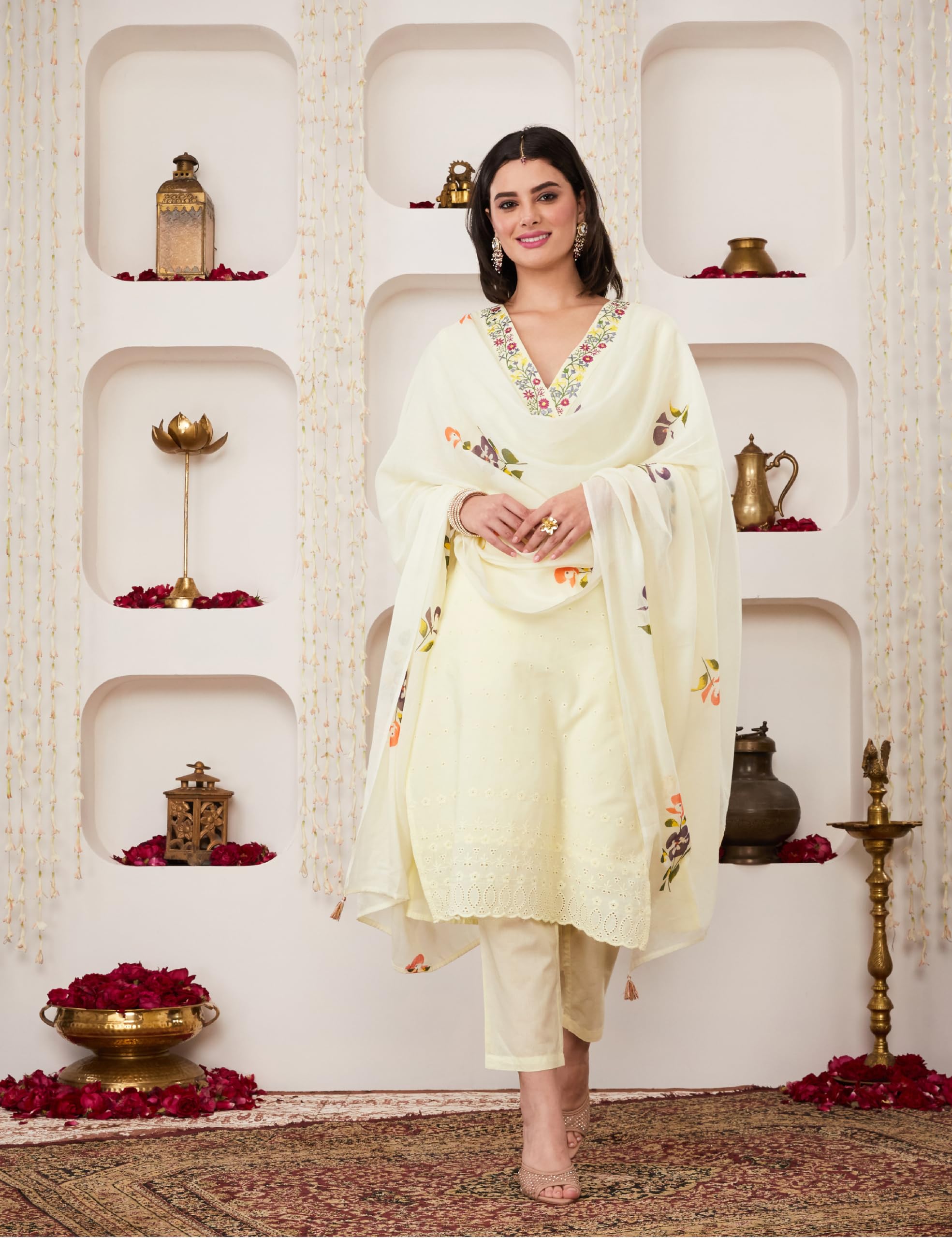 Amazon Brand - Myx Women's Embroidered Cotton Kurta Pant Set with Dupatta (SS25-MYX-SHU-KS-06_White_4XL)
