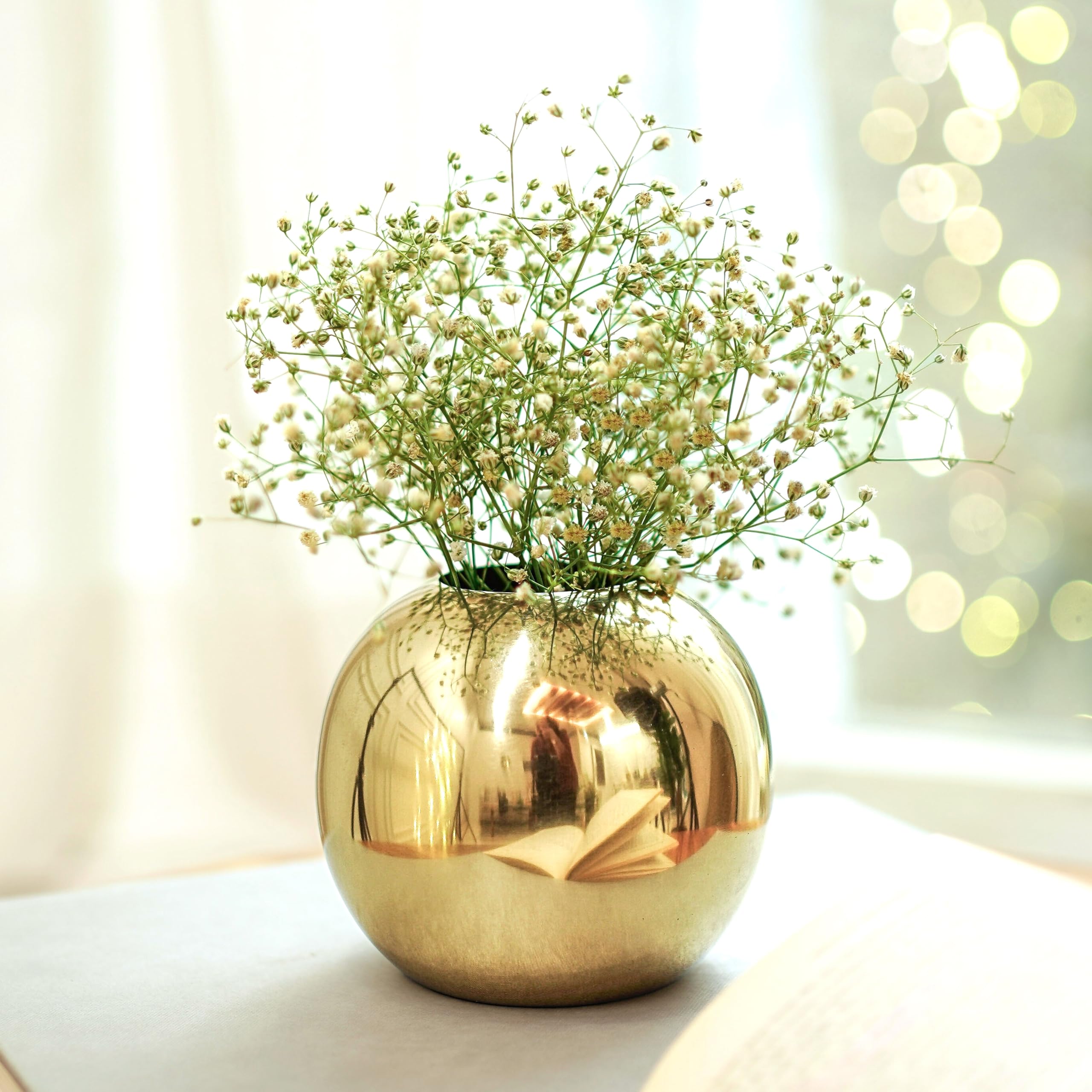 BEHOMA Metal Ball Round Metal Vase for Home Décor | Table Decorative Flower Pot for Valentine’s Day | Perfect Couple Gift for Wedding, Anniversary, Birthday | Gold, Small (Flower Not Included)
