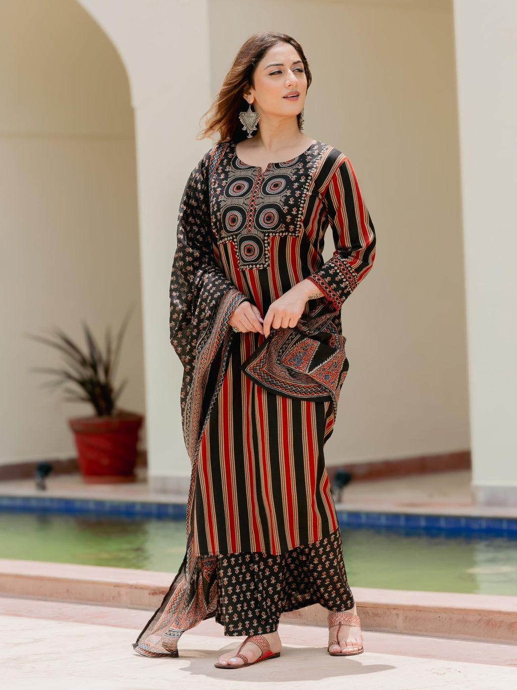 Arayna Women’s Pure Cotton Printed Kurta Pant Dupatta Set | Ajrakh-Inspired Ethnic Suit Set | Straight Fit 3-Piece Set for Women | Midnight Black, 3X-Large