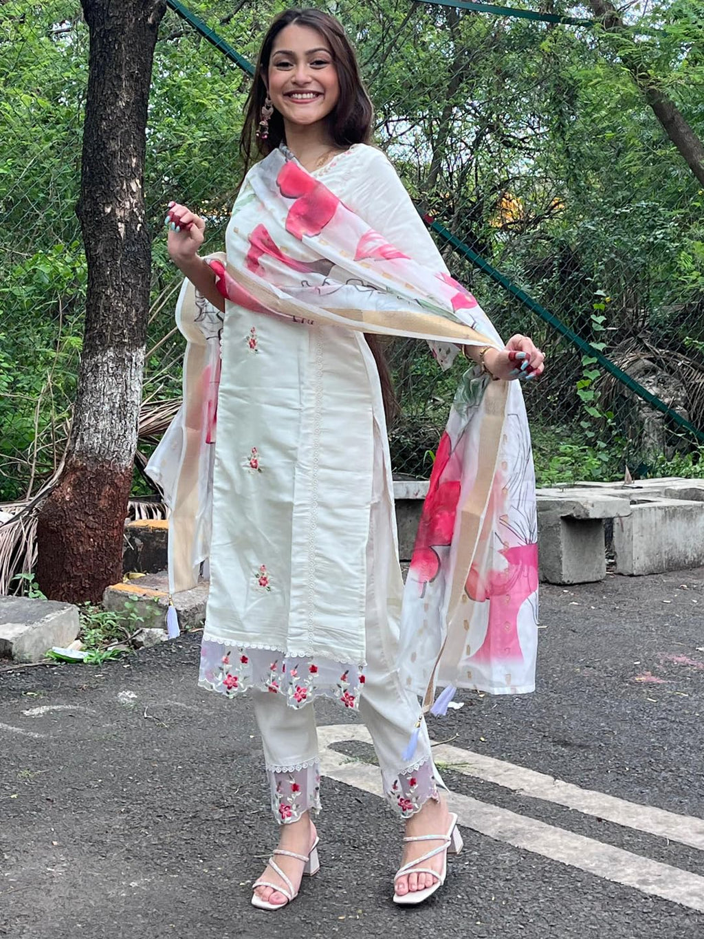 VredeVogel Kurta Set with Dupatta | Viscose Roman Silk Embroidered Kurta Set for Women | Women's Ethnic Casual Straight Fit Kurti Set |Kurta Pant Festive Suit (White_Small)
