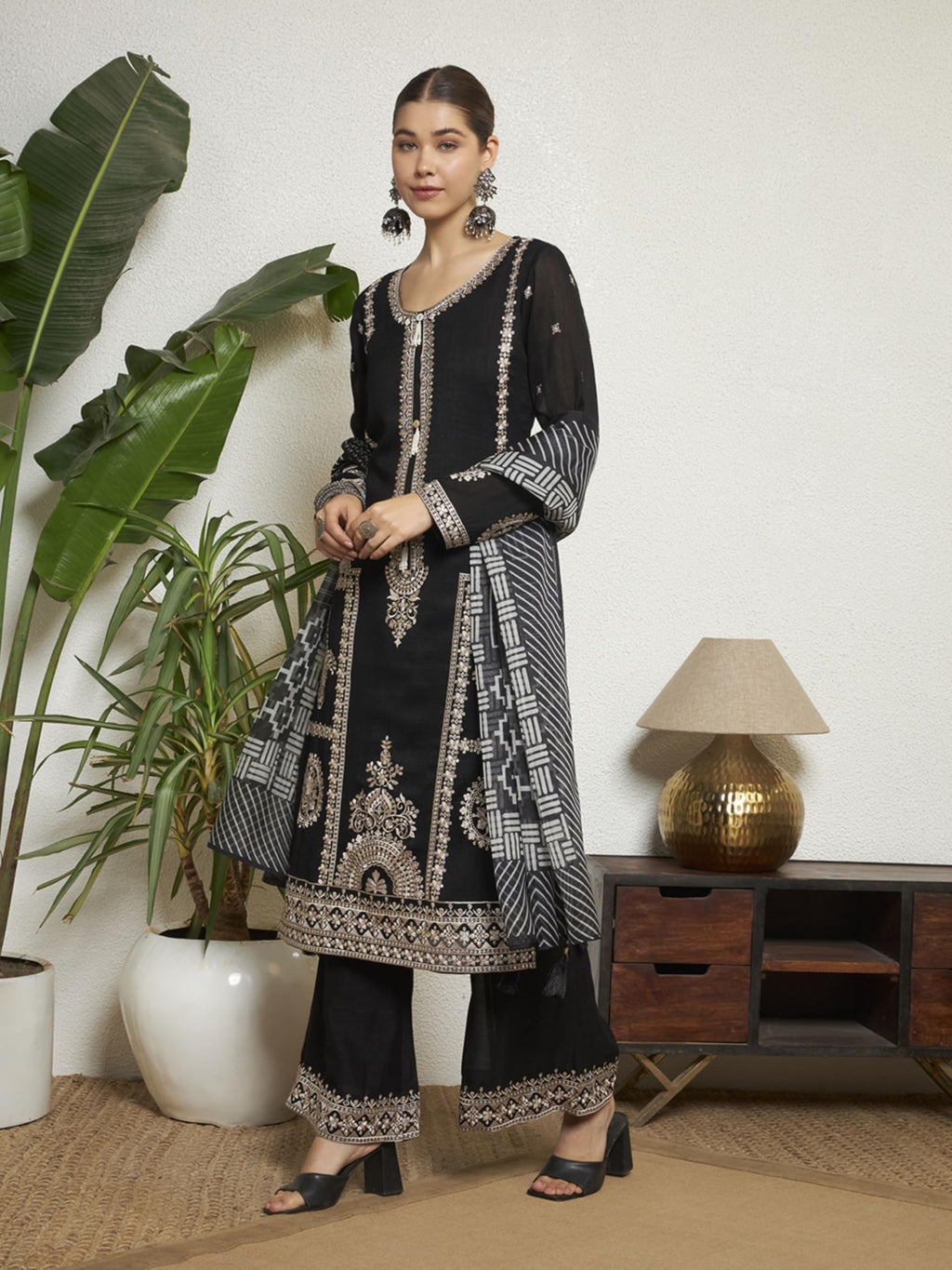 SHOPPING QUEEN Women's Silk Embroidered Kurta Set with Dupatta (A700_Black_M)