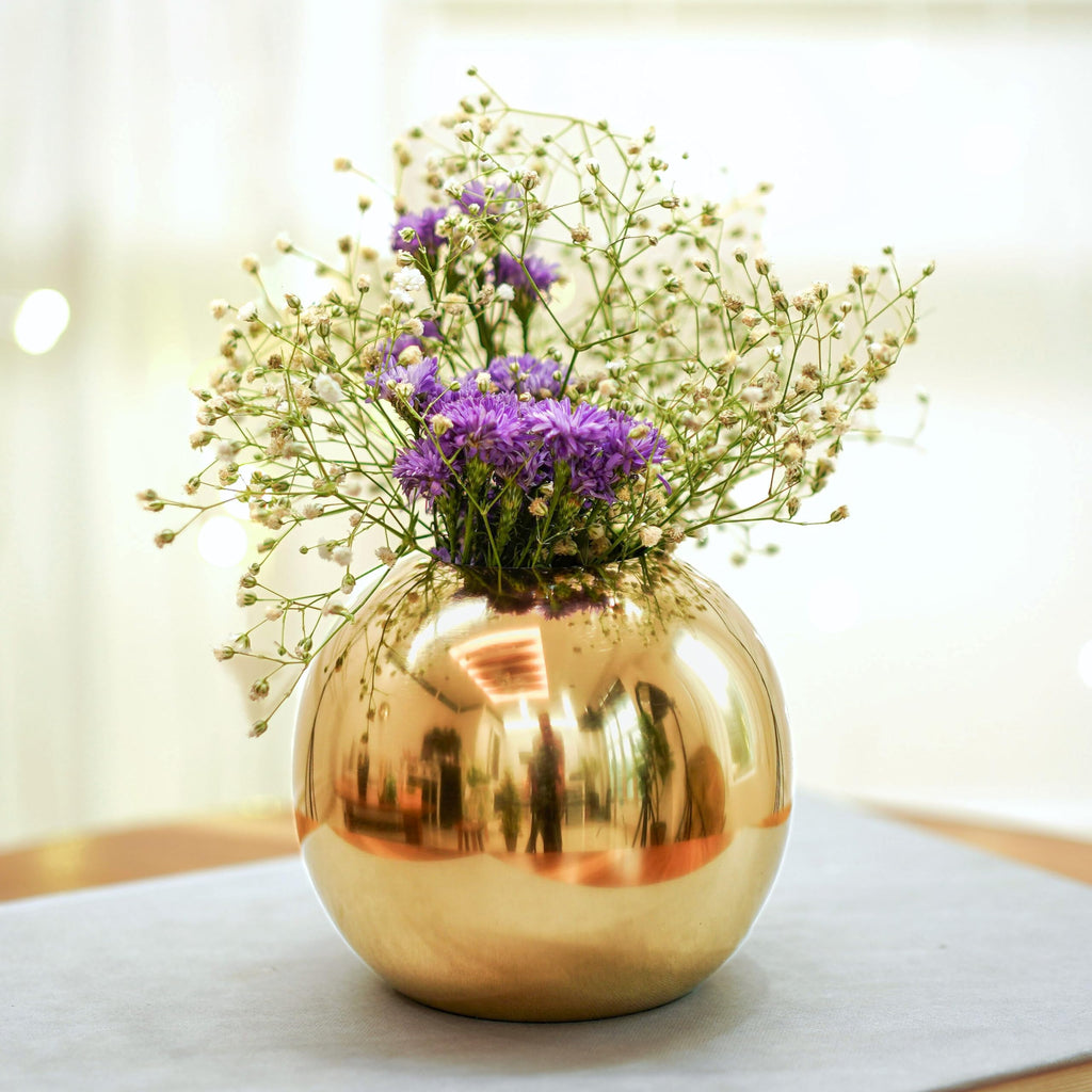 BEHOMA Metal Ball Round Metal Vase for Home Décor | Table Decorative Flower Pot for Valentine’s Day | Perfect Couple Gift for Wedding, Anniversary, Birthday | Gold, Small (Flower Not Included)
