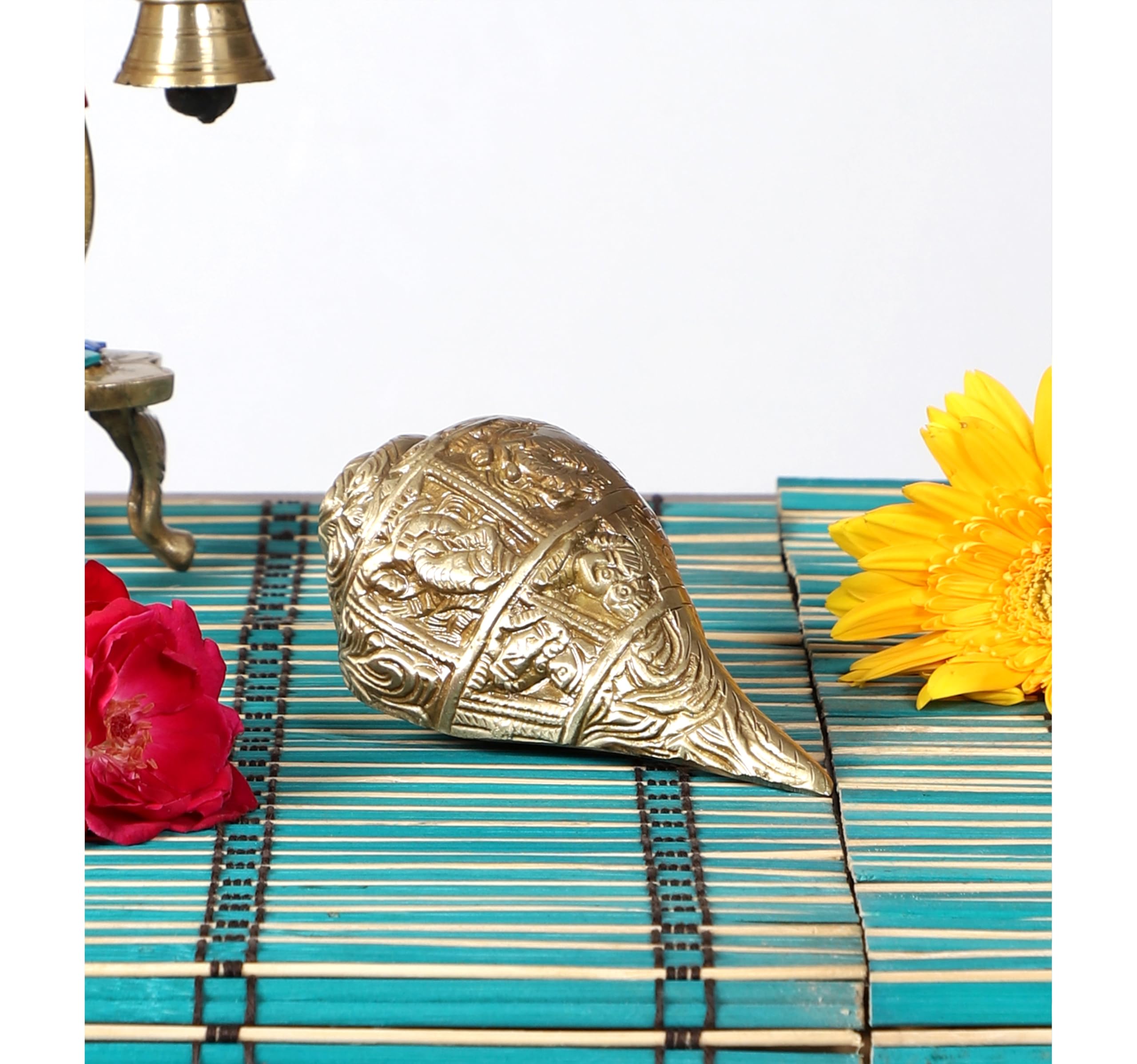 Two Moustaches 100% Pure Brass Ganesha Carving Brass Shankh Showpiece, Attractive Brass Conch for Temple/Home, Shankh for Pooja, Weight - 430 Grams, Mandir Decorations Items, Standard, Pack of 1