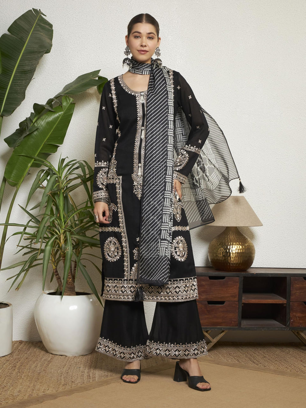 SHOPPING QUEEN Women's Silk Embroidered Kurta Set with Dupatta (A700_Black_M)
