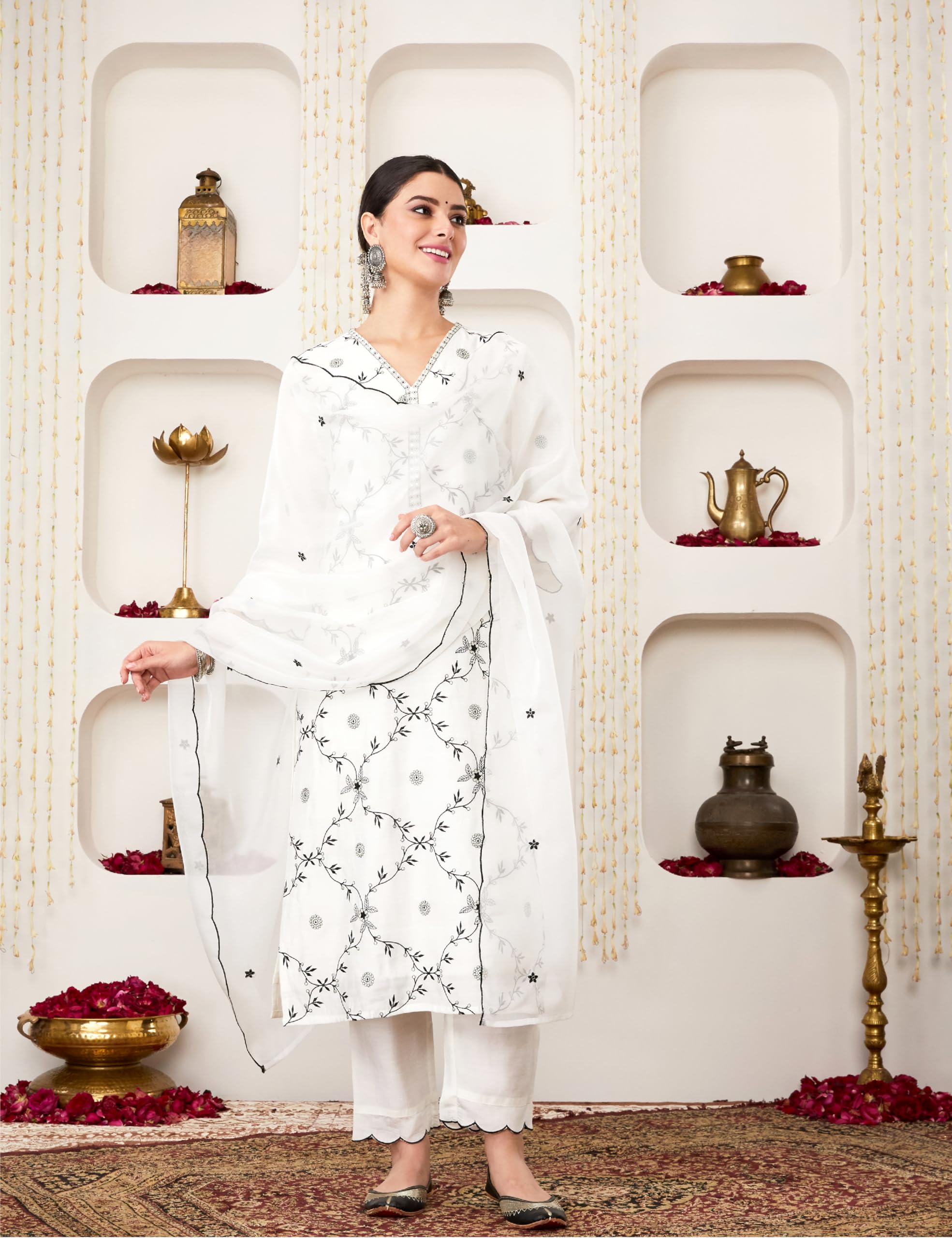 Amazon Brand - Myx Women's Embroidered Kurta Pant Set with Organza Dupatta (SS25-MYX-SUR-KS-17_Off-White_L)