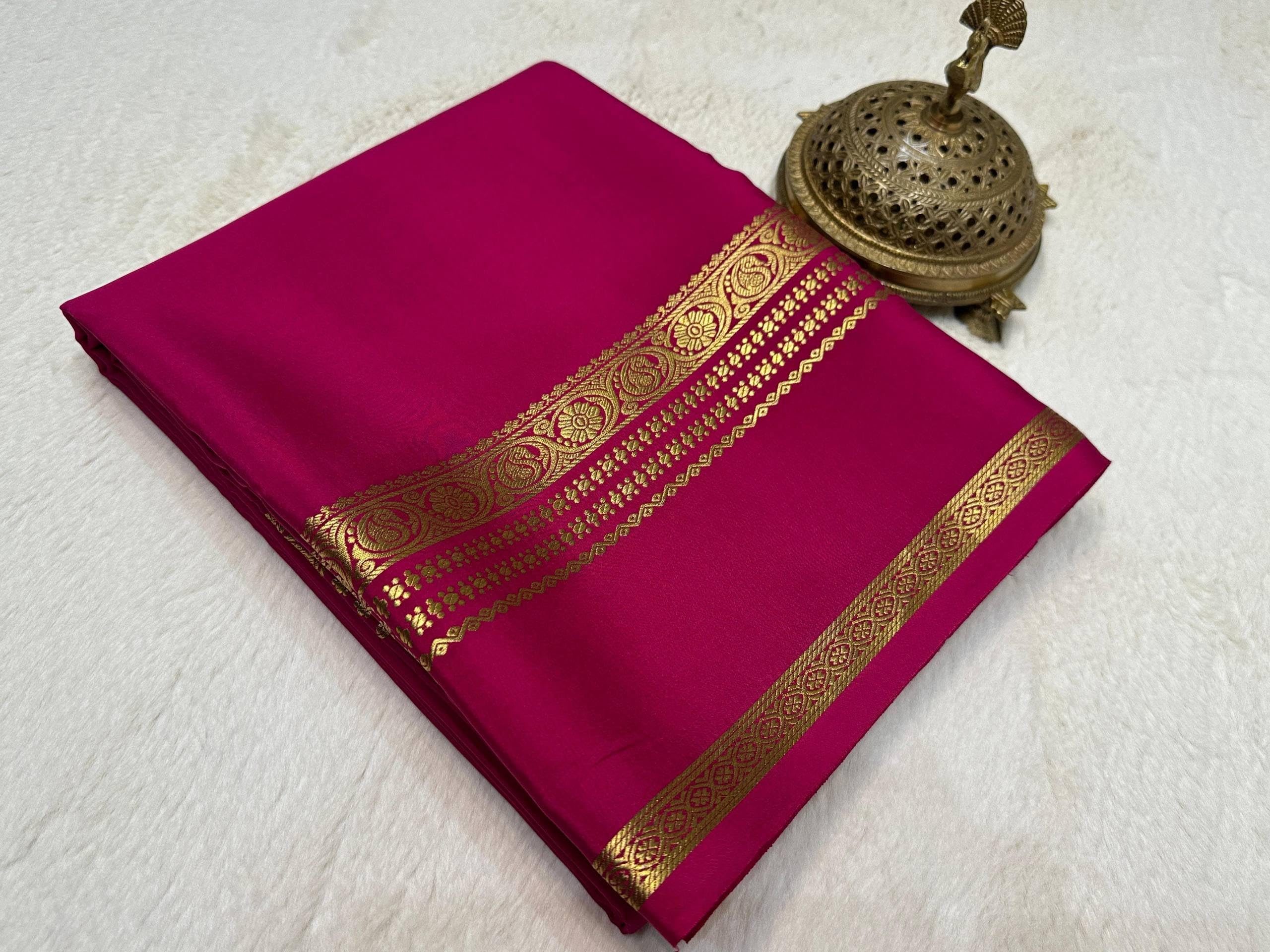 LUREE STYLE Women's Mysore Silk Saree Elegant Handwoven Traditional Saree with Vibrant Patterns, Perfect for Festivals, Weddings, and Special Occasions